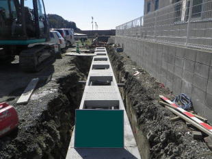 �r���\�����H��